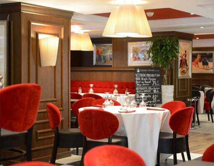 Salle de restaurant de la Brasserie Le Bodegon, Hôtel d'Espagne à Lourdes