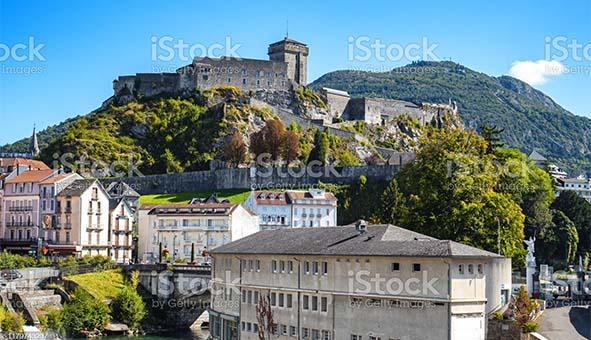 Château fort de Lourdes à proximité Hôtel d'Espagne à Lourdes