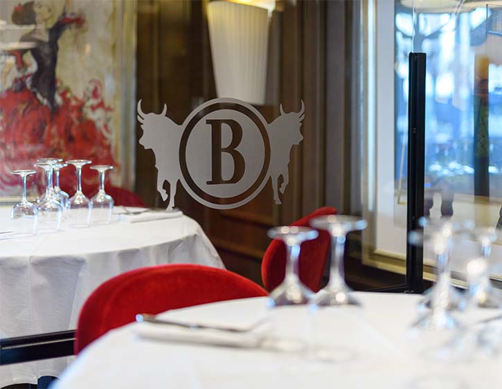 Salle de restaurant de la Brasserie Le Bodegon, Hôtel d'Espagne à Lourdes