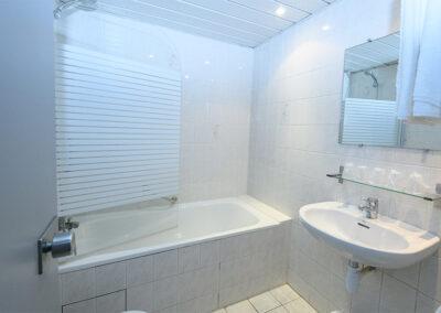 Salle de bain Chambre double Hôtel d'Espagne à Lourdes en Occitanie